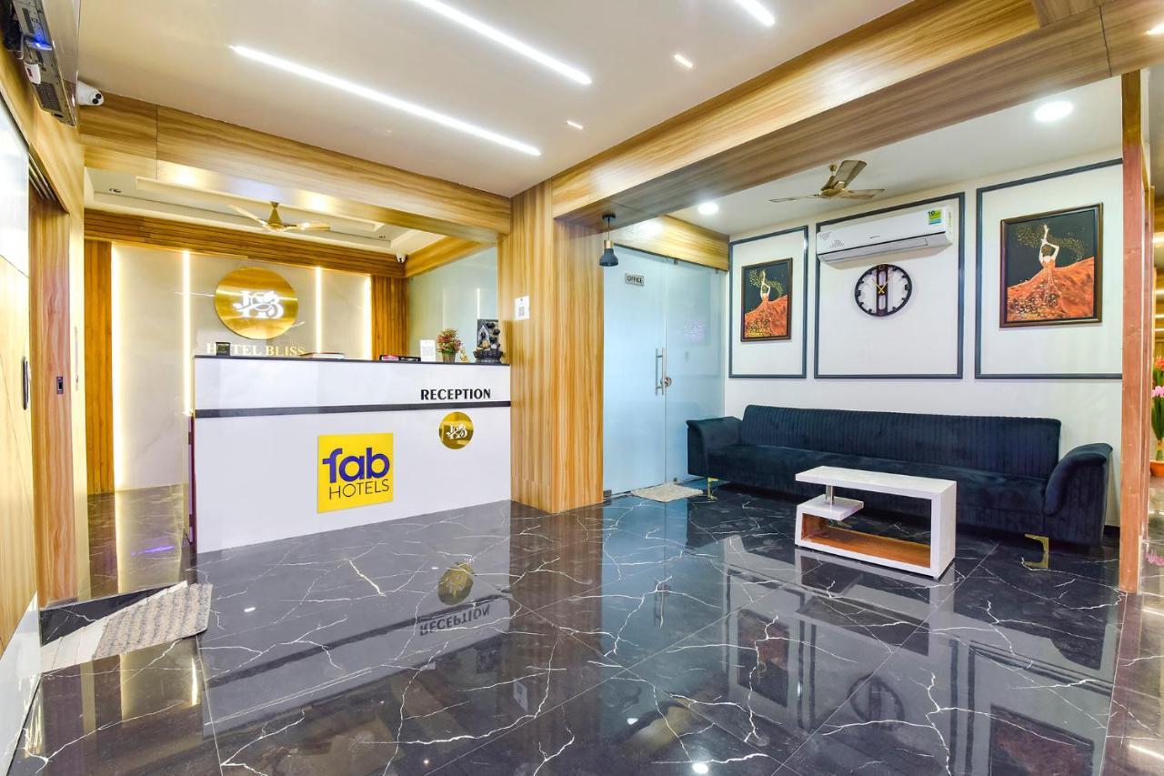 Fabhotel Bliss Ahmedabad Buitenkant foto