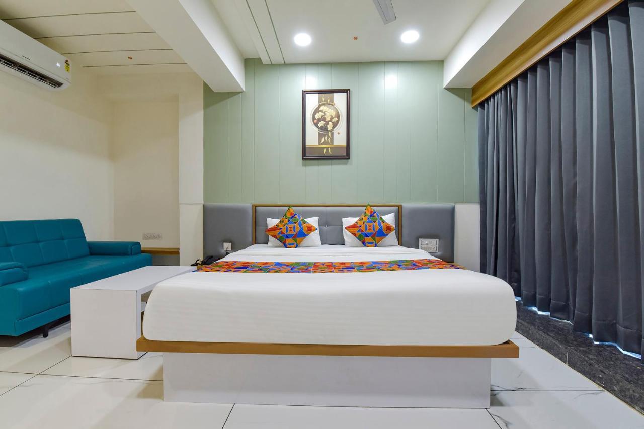Fabhotel Bliss Ahmedabad Buitenkant foto