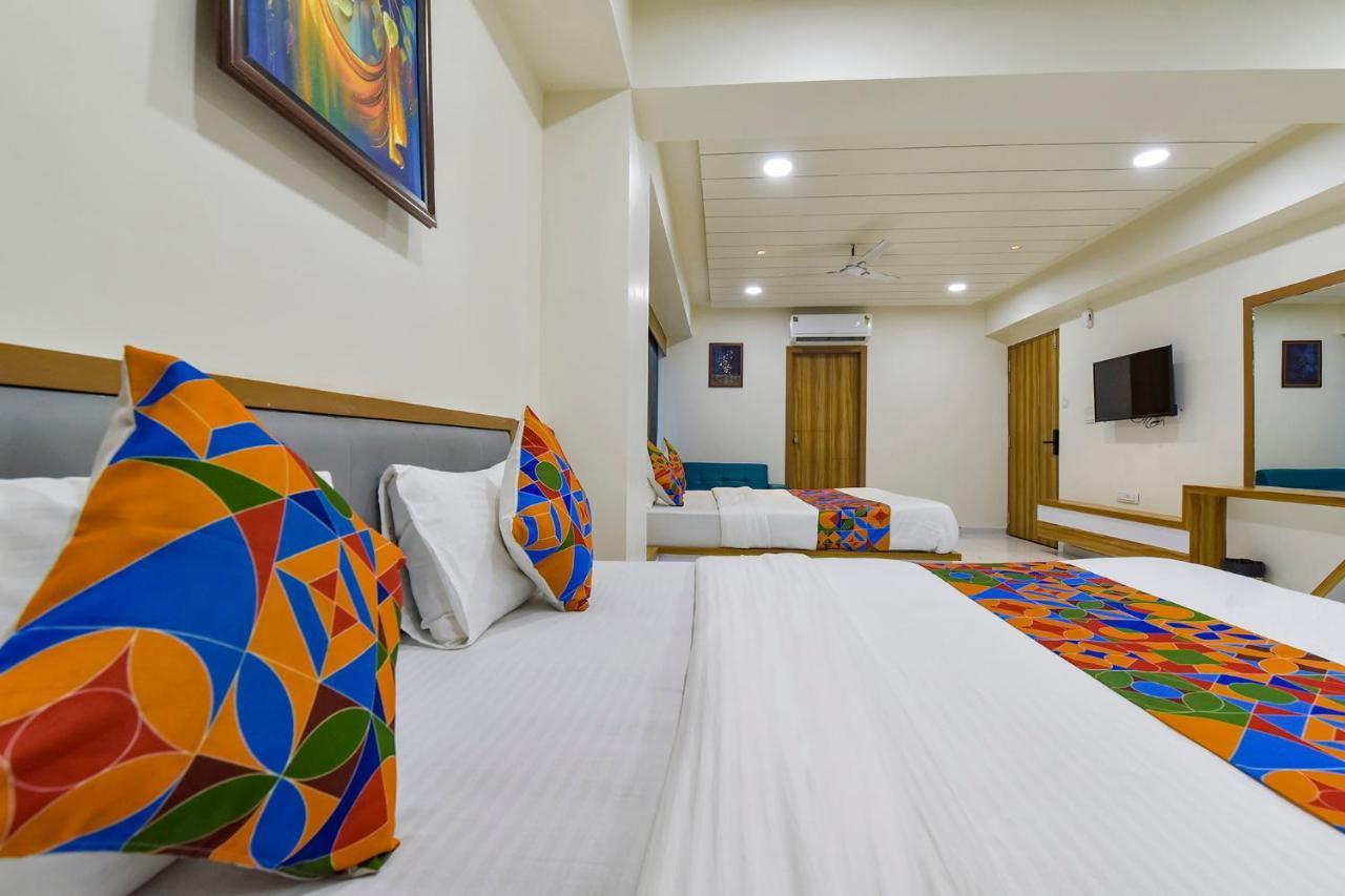 Fabhotel Bliss Ahmedabad Buitenkant foto